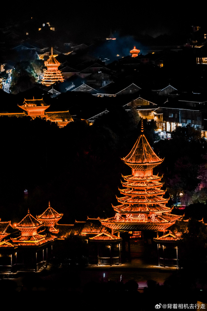 侗寨醉美夜景 感受黔东南梦幻夜色 99贵州肇兴侗寨