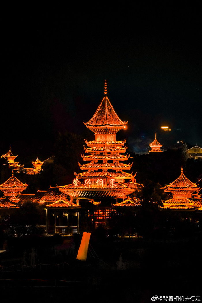 侗寨醉美夜景 感受黔东南梦幻夜色 99贵州肇兴侗寨