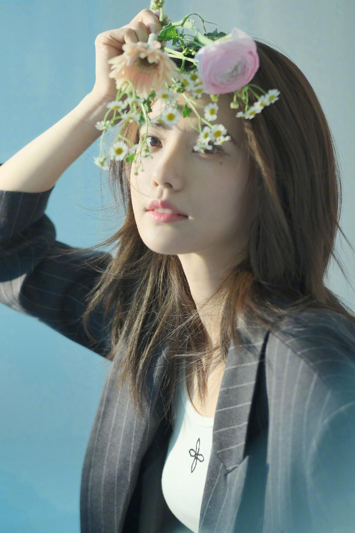 姜珮瑶文艺清新女友感姜珮瑶捧花照好适合当头像啊