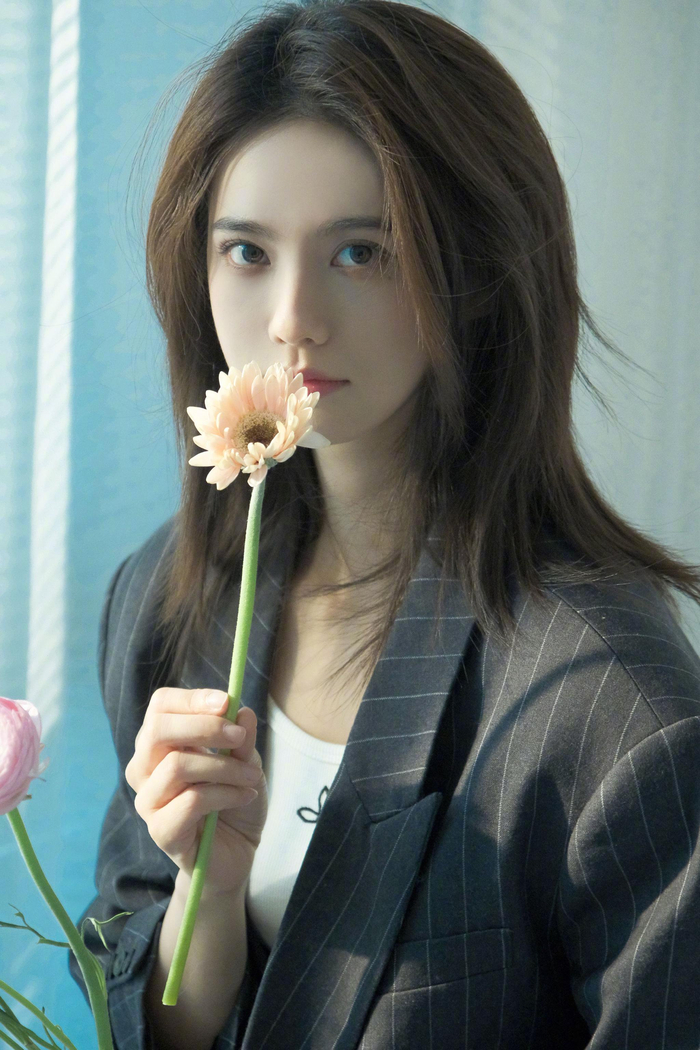 姜珮瑶文艺清新女友感姜珮瑶捧花照好适合当头像啊