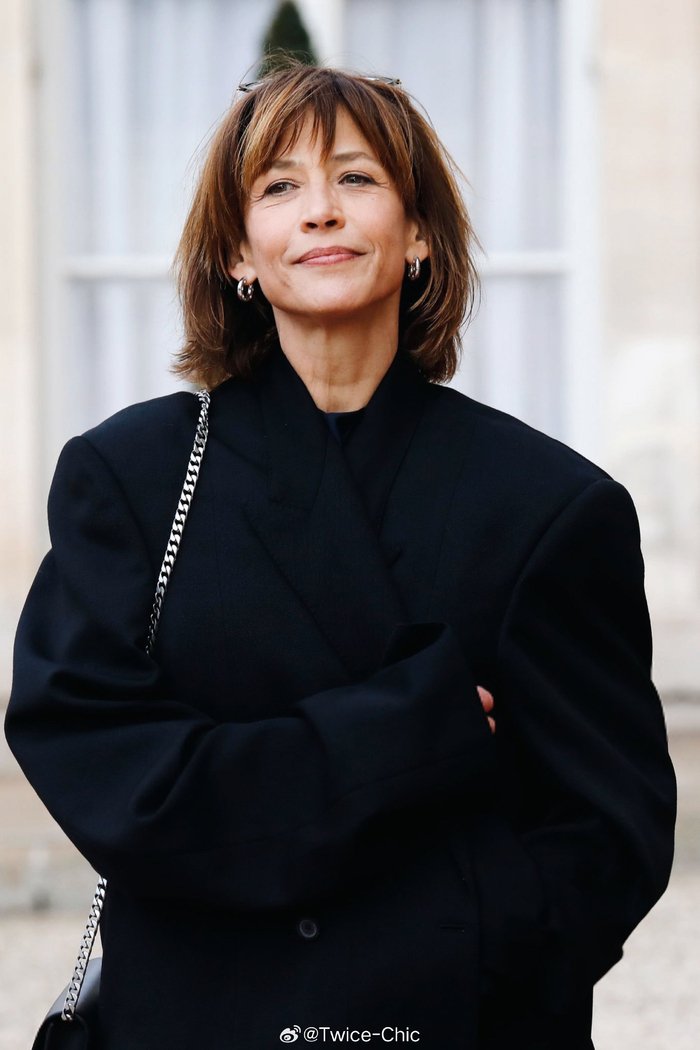 苏菲·玛索在法国国宴 着黑衣的法兰西玫瑰,气质美人无需太多点缀