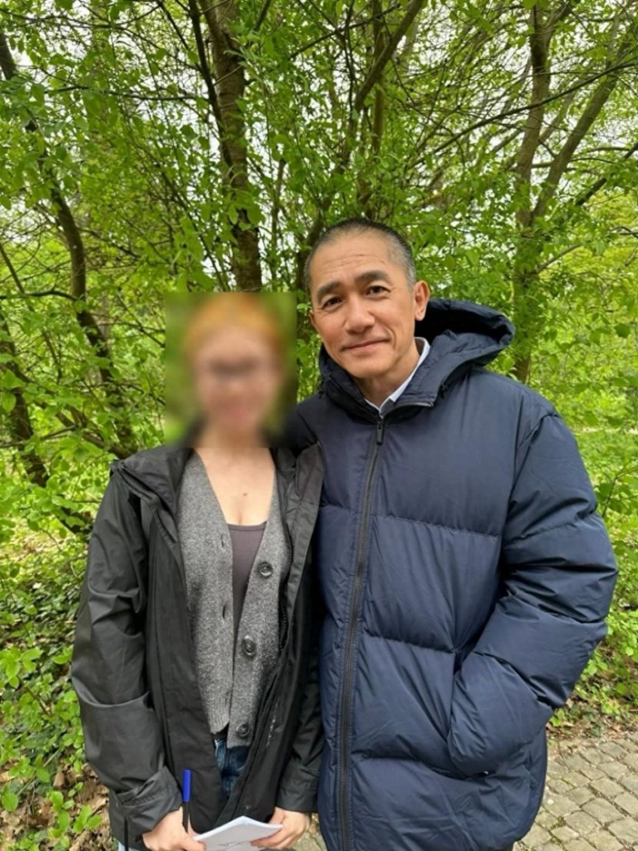 61岁梁朝伟:秃头白发,身家9亿,"丁克"是他最大的争议