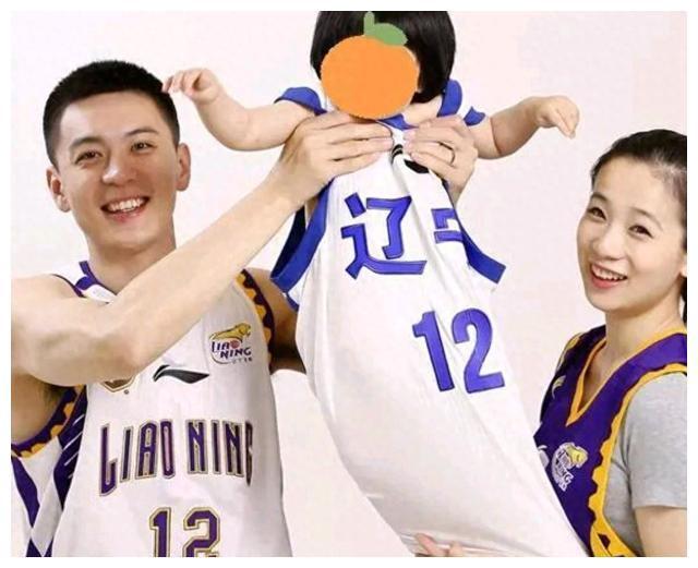 辽宁篮球队杨鸣妻子图片