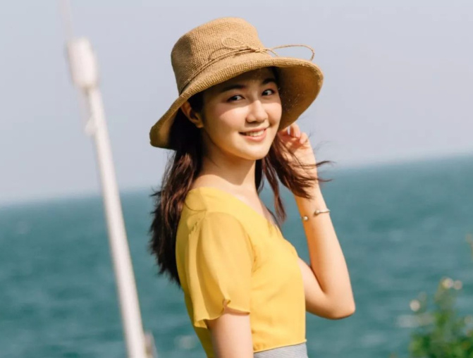 22岁点读机女孩自曝患脑癌录下剃发视频去年刚成为中传研究生