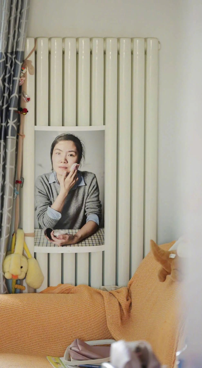 她16岁失明,成中国第一位盲人化妆师|肖佳_新浪新闻