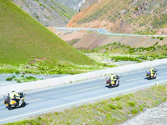 守护"最美公路" 确保路畅人安|辅警|路段|民警_新浪