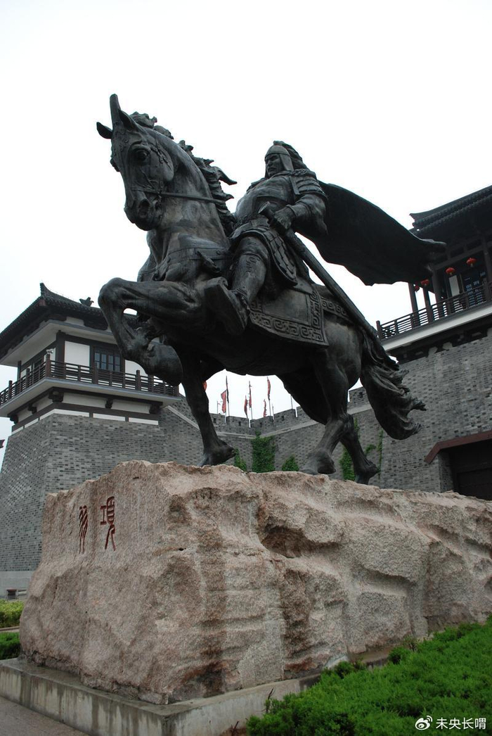 项籍这一战之后,项羽声威大涨,一下子就让其他前线起义军心服口服.