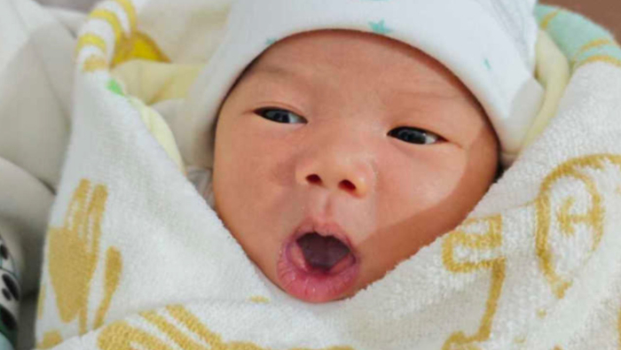 出生具备“这3个”条件，长大一般都很聪明，对比下