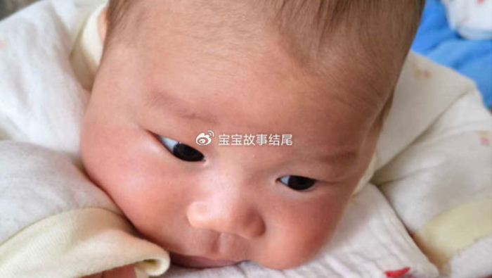 刚出生就“认母”，娘胎记忆真实存在，别不当回事