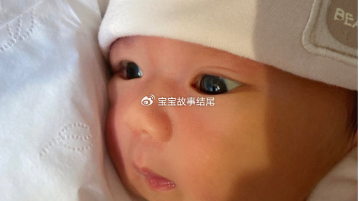 一个宝宝，若是聪明，满月就有3个暗示