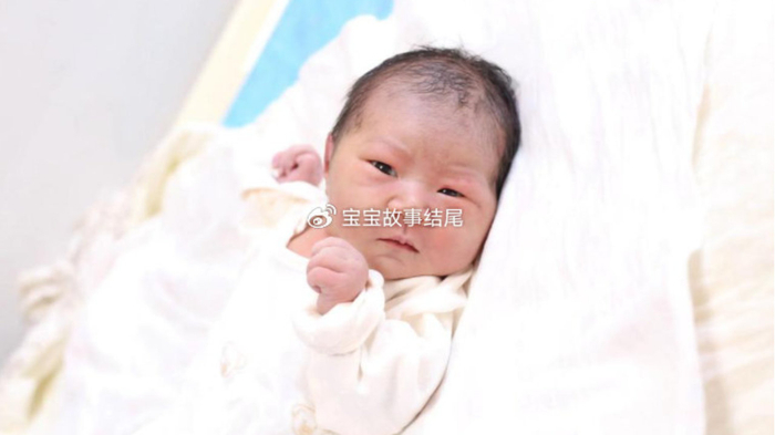 “坚决不抱”的宝宝，后来都怎样了？早知道越好