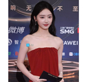 星光赴约行业盛会，红毯之上，惊艳与欢愉温柔交织