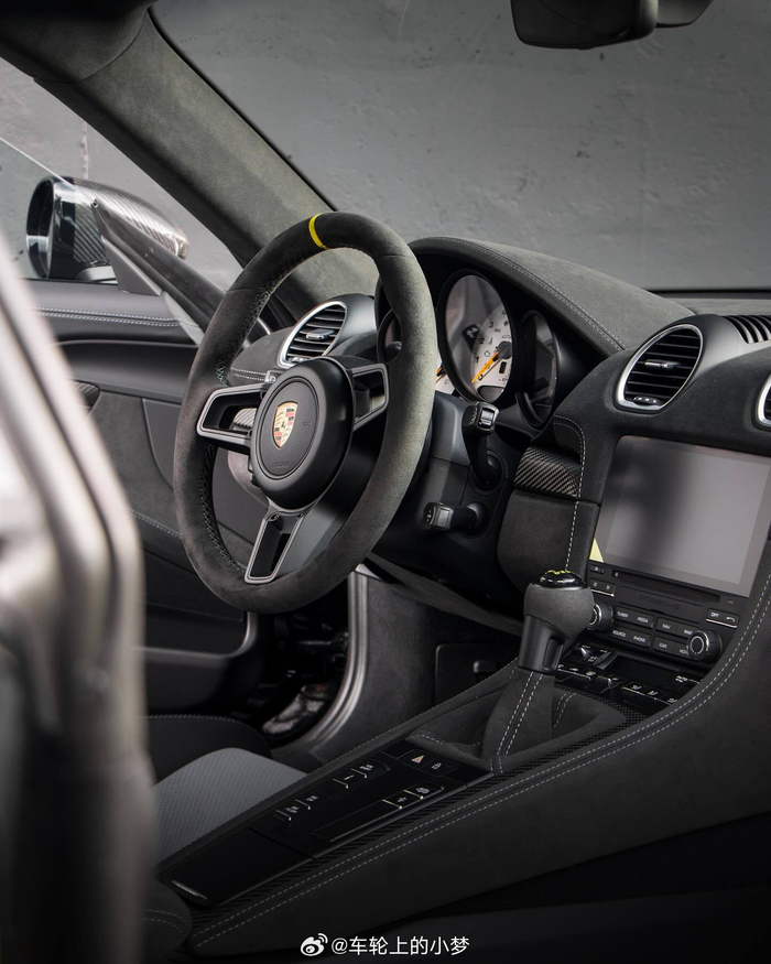 保时捷 718 cayman gt4 rs
