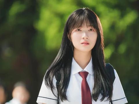 故事：穷女孩与富闺蜜