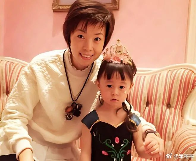 张怡宁近况!42岁肤白貌美似逆生长,62岁丈夫老来得子,依旧挺拔