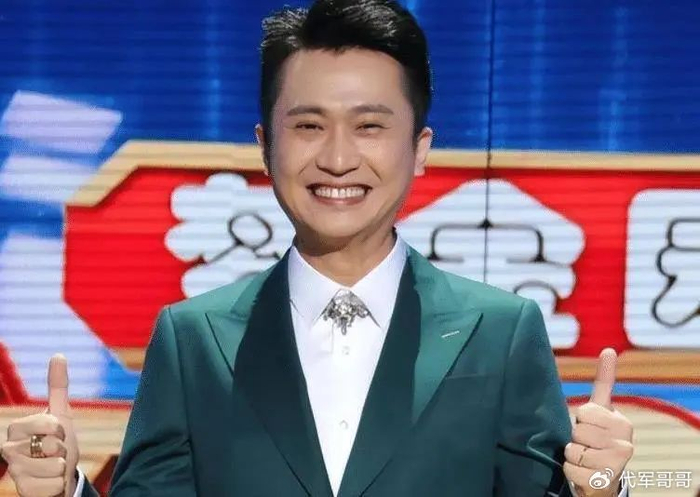 娶平凡妻子,家庭幸福美满,如今41岁成人生赢家|央视|杨帆|李飒_新浪