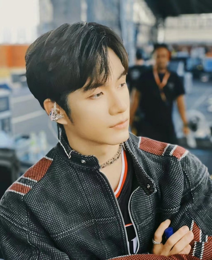 青环制片人李佳临说张颜齐嗓门大 我们大帅哥的大嗓门哈哈哈