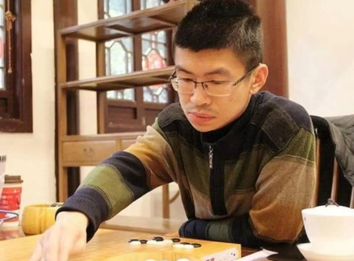 阻击战向前冲范廷钰4连胜韩名将35目夺冠