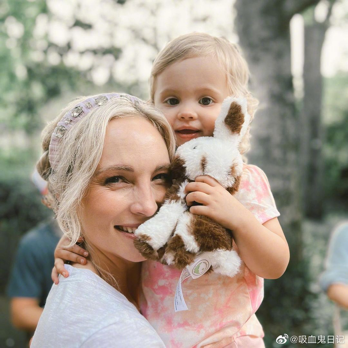 吸血鬼日记女主角candiceking