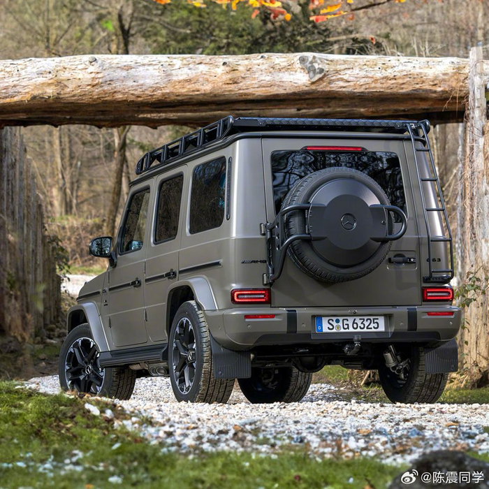 奔驰大g中期改款以后只有g63是v8了g500变六缸了