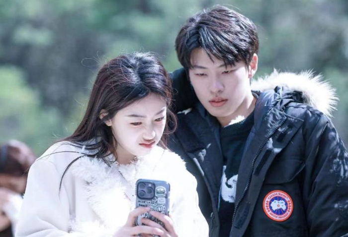 揭秘30岁孙怡与小7岁滕光正被曝恋情真实内幕|海南|孙怡|光正_新浪