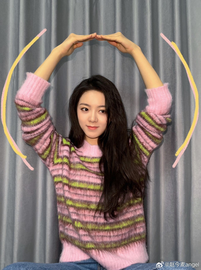 赵今麦2024第一份快乐碎片照来咯宝宝的照片好元气啊