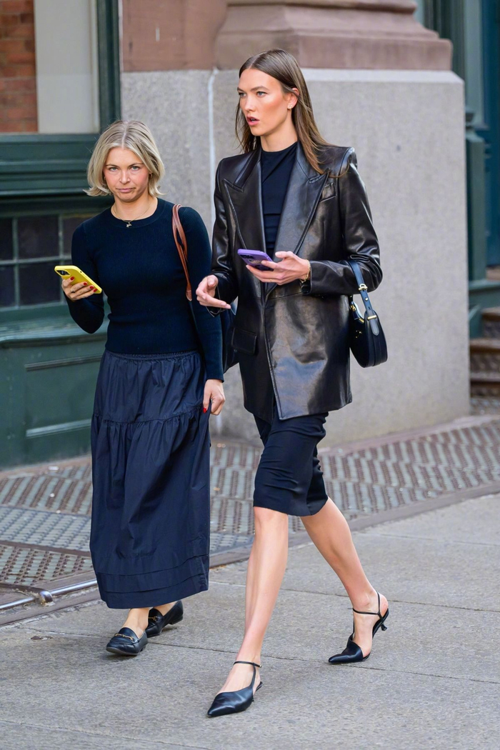 现身纽约街头的karlie kloss ,这一组街拍直接拍出了"巨人"感