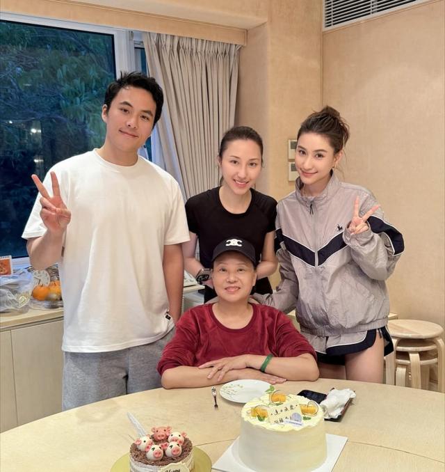 窦骁零点零一分卡点为何超莲庆生，家人齐聚庆34岁生日