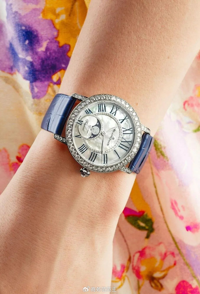 宝珀新款钻表,为什么满足了女表所有幻想?|女装|宝珀|女表_新浪新闻