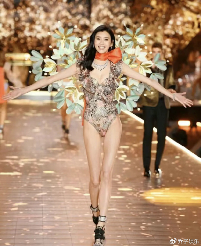 没钱就别办!没了奚梦瑶的维密秀看点全无,大表姐刘雯也"翻车"