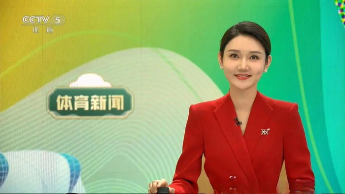 9月20日,对于央视主持人龙洋来说,绝对是人生中高光的一天.