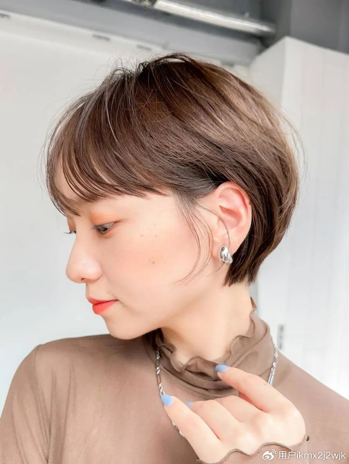30 到 40 岁女性,剪挂耳短发就对了,好看时尚很精致
