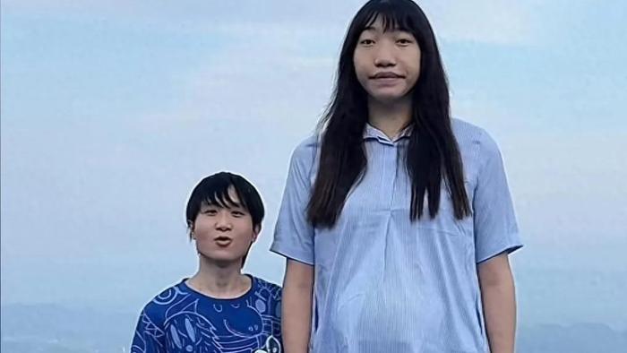 四川“女巨人”身高2.10米，和1.68米重庆小伙未婚先孕，如今怎样