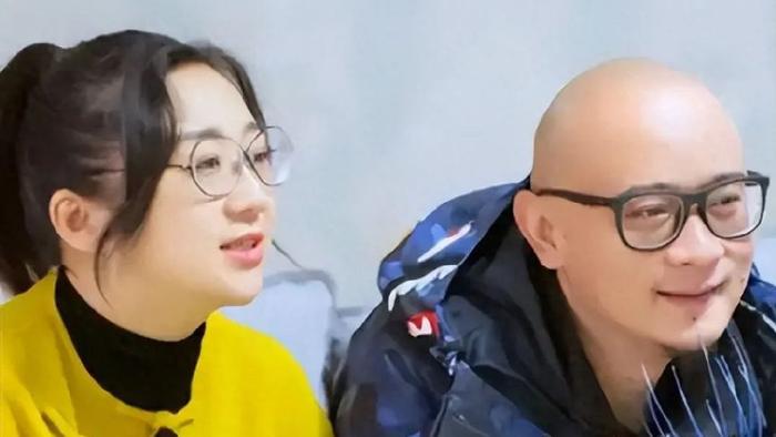 离婚1年后，傅首尔日子过得有点拧巴，前夫老刘成大赢家