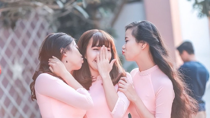 灵魂震颤的印记:男人放不下的,是曾让他看见星辰的女人