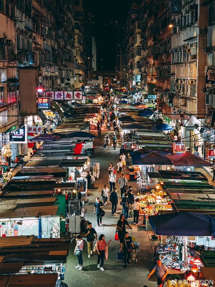 夜晚香港街头的色彩 总感觉香港有着拍不完的题材