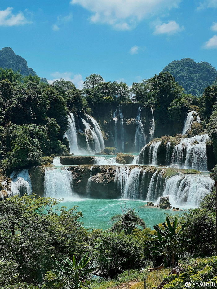 你能想象一拉开窗帘看到的就是广西崇左的德天瀑布吗