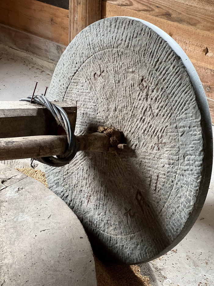 水碾子以前只在古画上见过……__财经头条