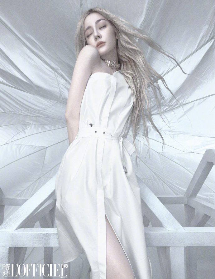 迪丽热巴时装lofficiel三月刊封面大片