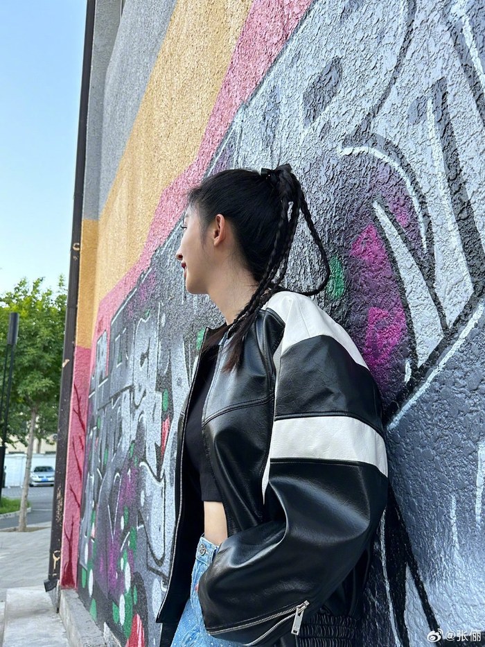 67@张俪 居然有脐钉,穿露脐装不要太酷!