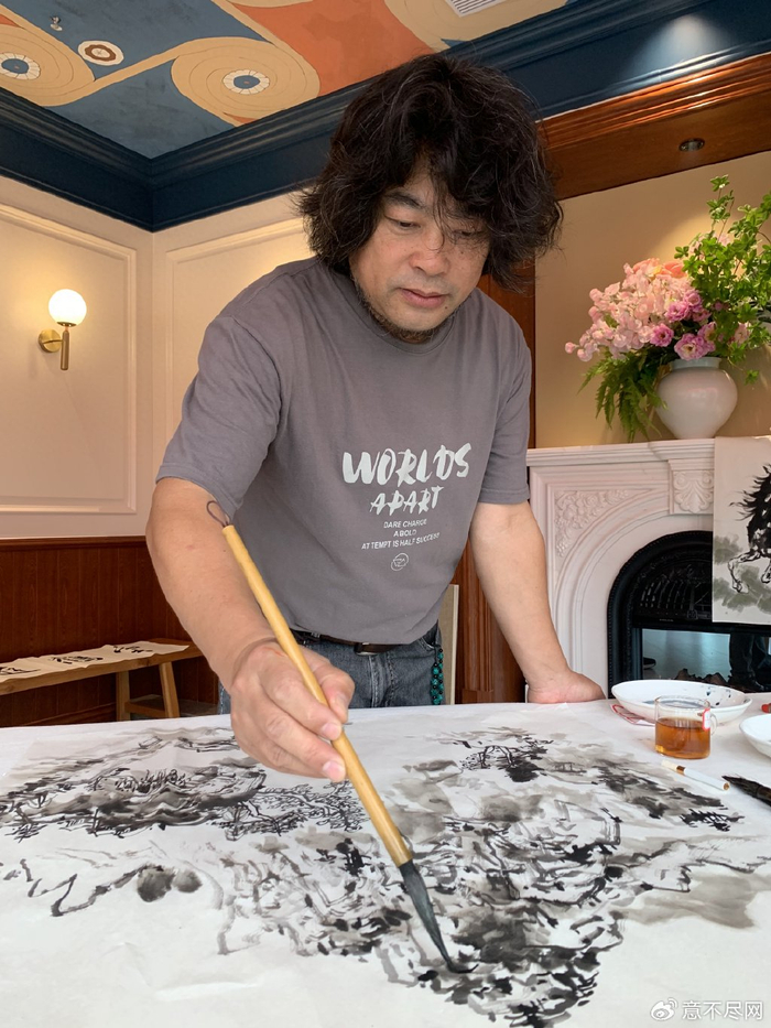 徐洪涛老师:中国画艺术研究院研究员陈吉林老师:杭州吉云书画院院长