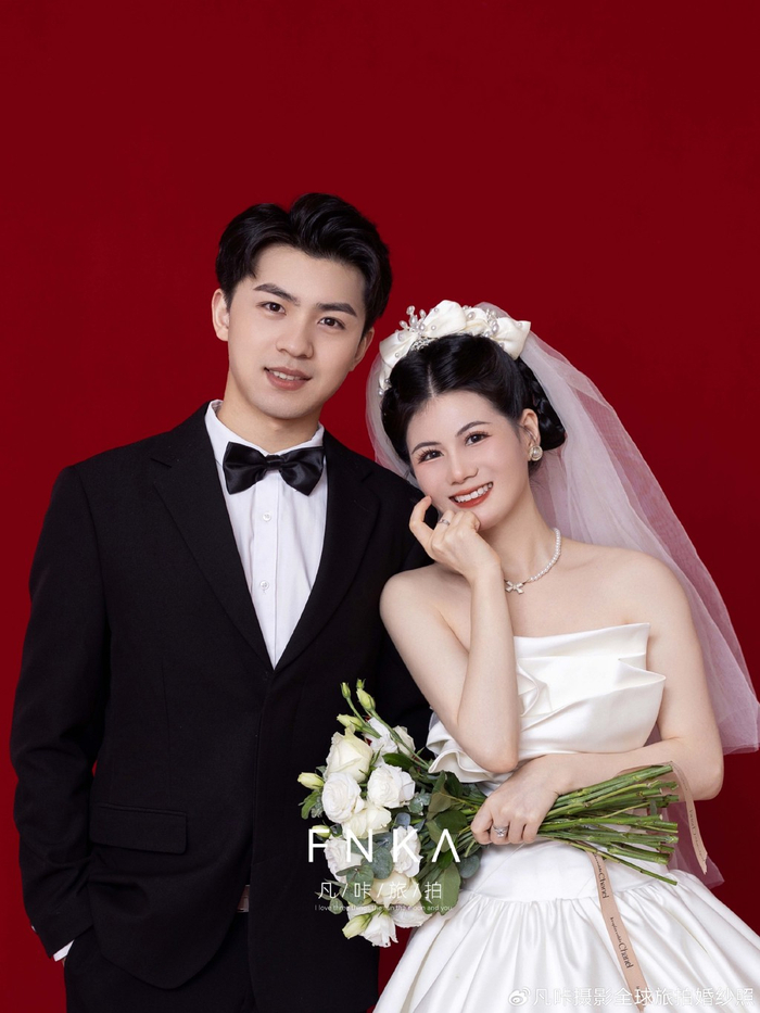 来搂席吖~太爱我的杭州红底婚纱照啦!