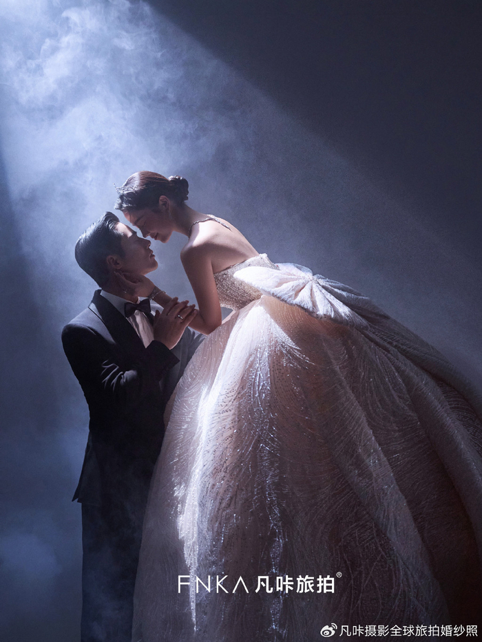 神明与救赎谁懂烟雾光影婚纱照的含金量|婚纱照|烟雾|仪式感_新浪新闻