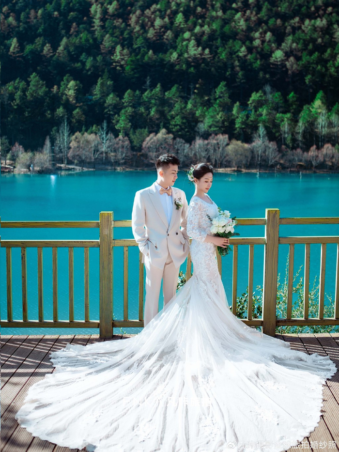 丽江凡咔!人间仙境蓝月谷婚纱照美翻了|蓝月谷|婚纱照|丽江_新浪新闻