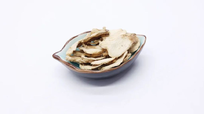 对于干姜究竟是如何而来,是生姜直接干燥,还是以母姜炮制,还是经过