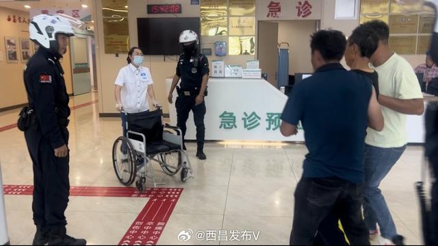 8分钟 西昌公安铁骑上演紧急救助“生死时速”