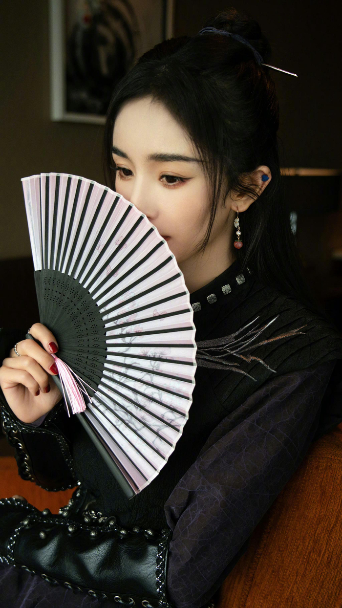 杨幂密室大逃脱古风造型 执扇半遮面,古风幂幂好美|杨幂|密室大逃脱