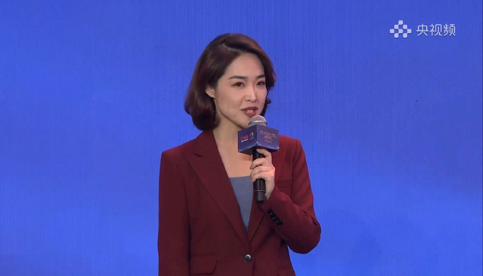 介绍了本次法国电影周将播放的电影名单,包括《你们所有人的脸》