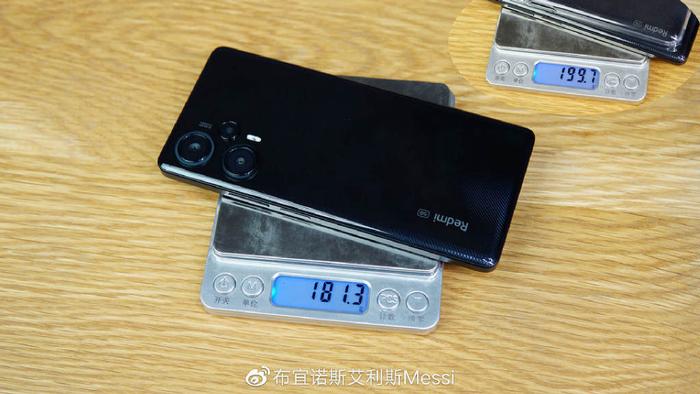 红米note12turbo测评（2000档学生神机，优缺点如何？）