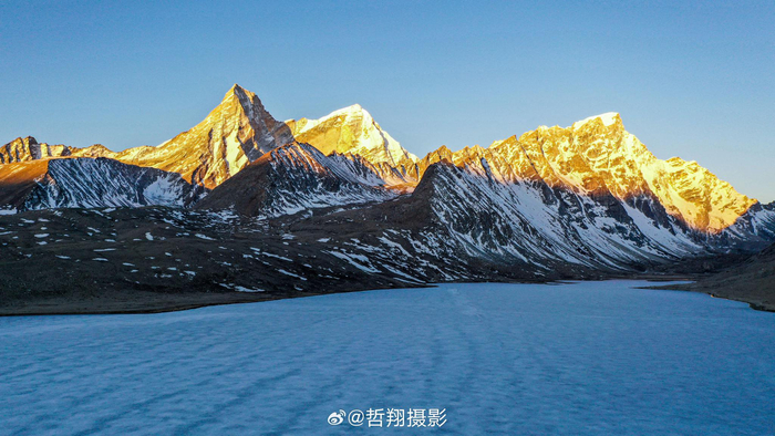 那些年我们一起拍过的日照金山微博摄影